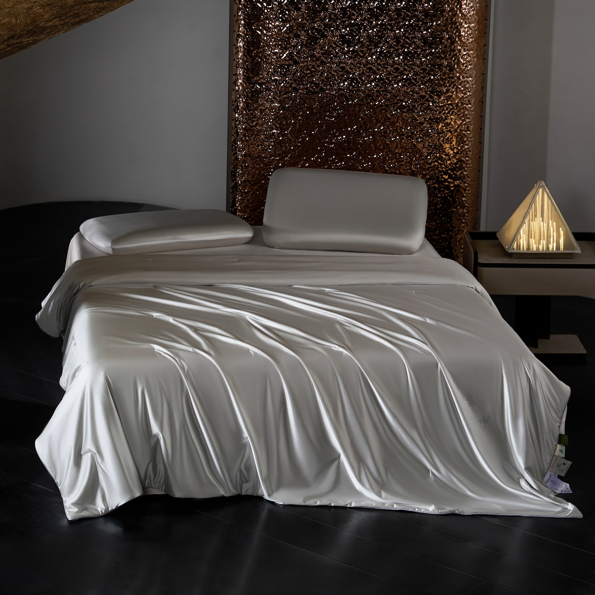 91家纺网 家纺一手货源 找家纺 桂雅居 2026新款珍妮莎纤凉野蚕丝被夏被空调被夏凉被 月光灰（最低控价：298起(券后价) 充值会员价-10）