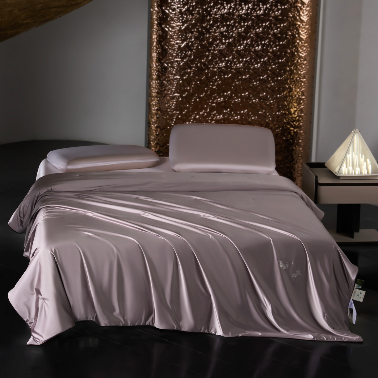 91家纺网 家纺一手货源 找家纺 桂雅居 2026新款珍妮莎纤凉野蚕丝被夏被空调被夏凉被 暮山紫（最低控价：298起(券后价) 充值会员价-10）