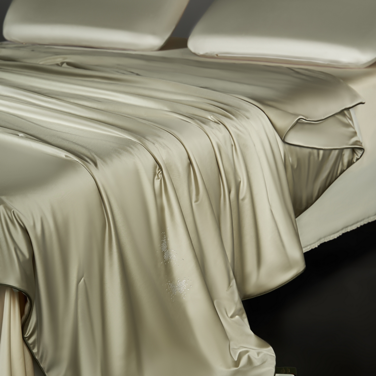 91家纺网 家纺一手货源 找家纺 桂雅居 2026新款珍妮莎纤凉野蚕丝被夏被空调被夏凉被 麦绿（最低控价：298起(券后价) 充值会员价-10）