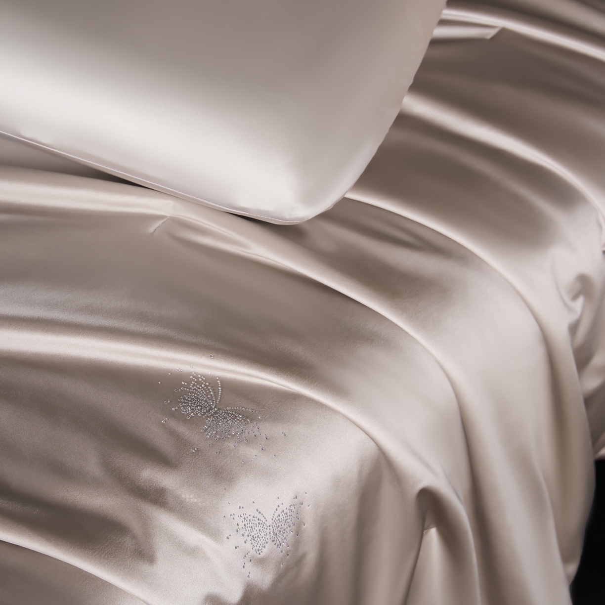 91家纺网 家纺一手货源 找家纺 桂雅居 2026新款珍妮莎纤凉野蚕丝被夏被空调被夏凉被 苍艾咖（最低控价：298起(券后价) 充值会员价-10）