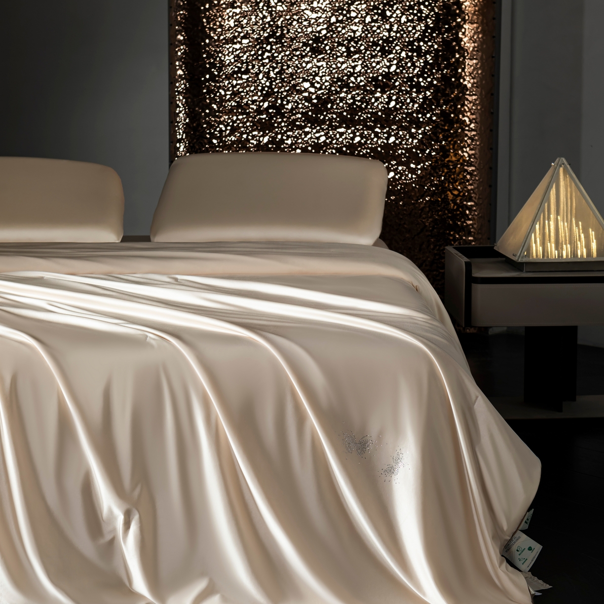 91家纺网 家纺一手货源 找家纺 桂雅居 2026新款珍妮莎纤凉野蚕丝被夏被空调被夏凉被 青白玉（最低控价：298起(券后价) 充值会员价-10）