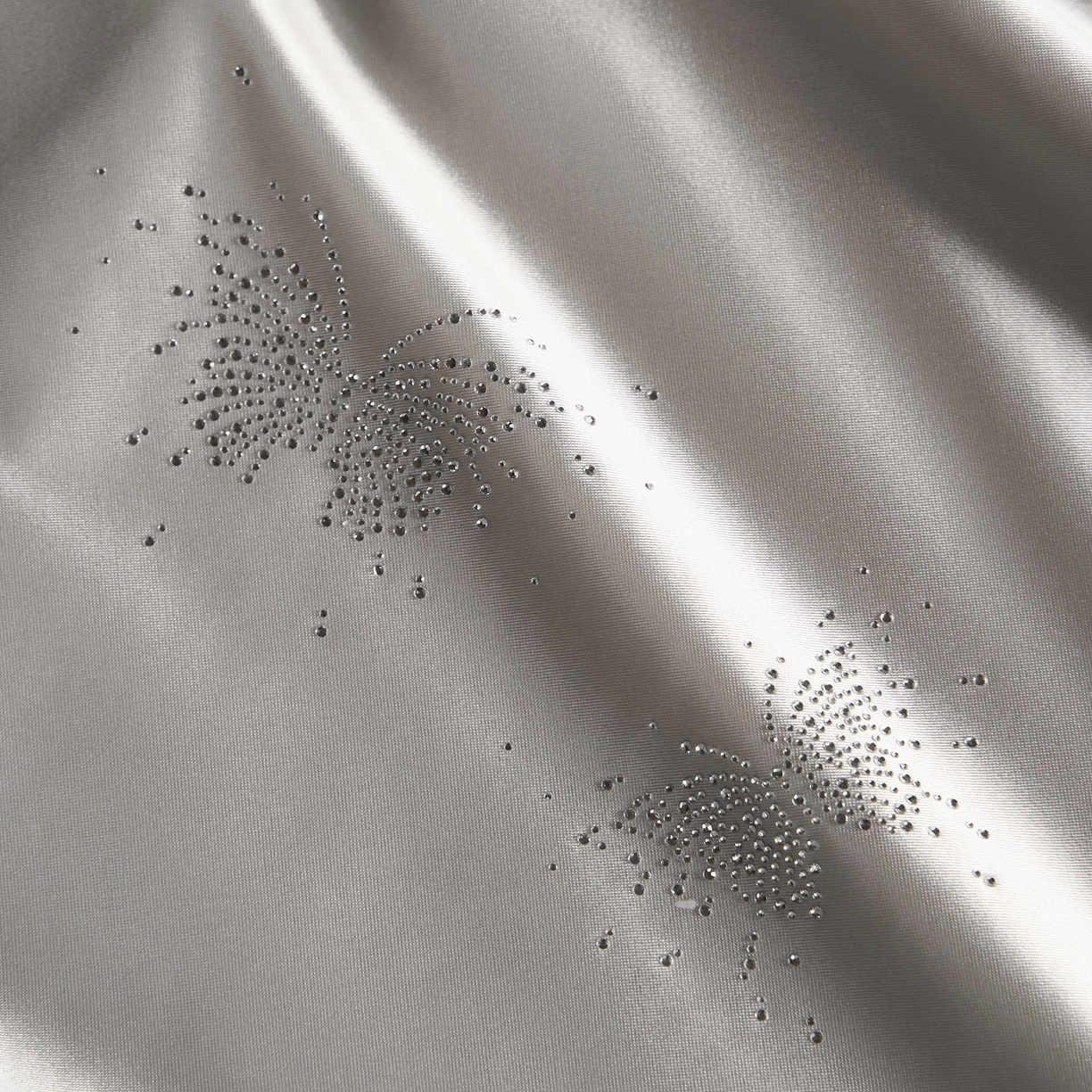 91家纺网 家纺一手货源 找家纺 桂雅居 2026新款珍妮莎纤凉野蚕丝被夏被空调被夏凉被 月光灰（最低控价：298起(券后价) 充值会员价-10）