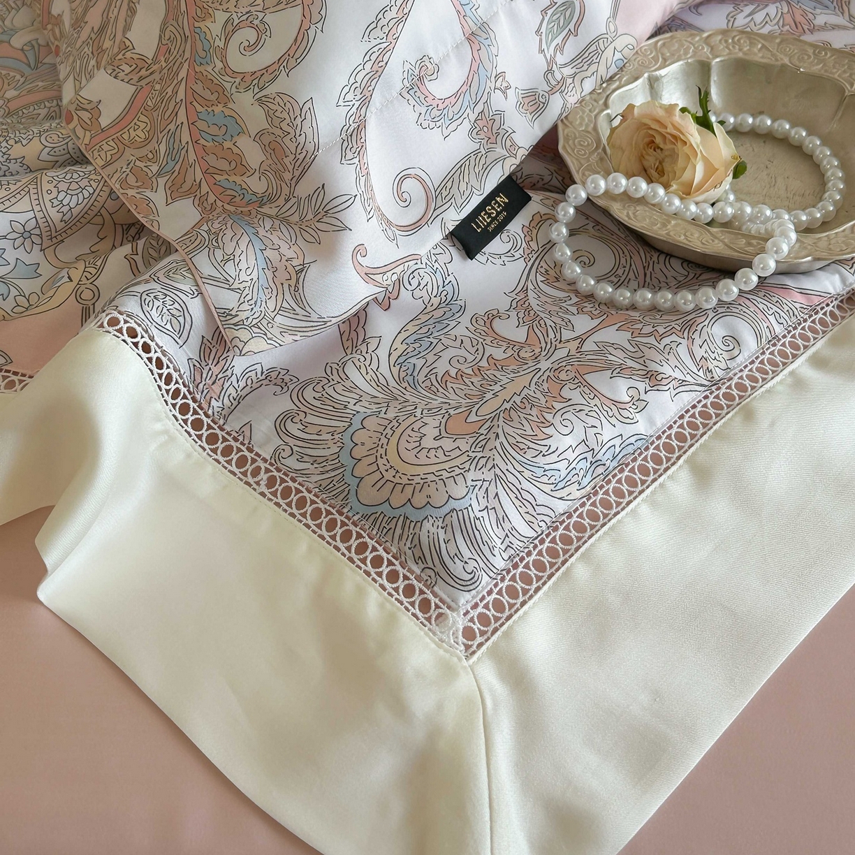 91家纺网 家纺一手货源 找家纺 丽笙被芯 2026新款兰精天丝数码印花Naia镂空夏被夏凉被空调被 伊甸粉