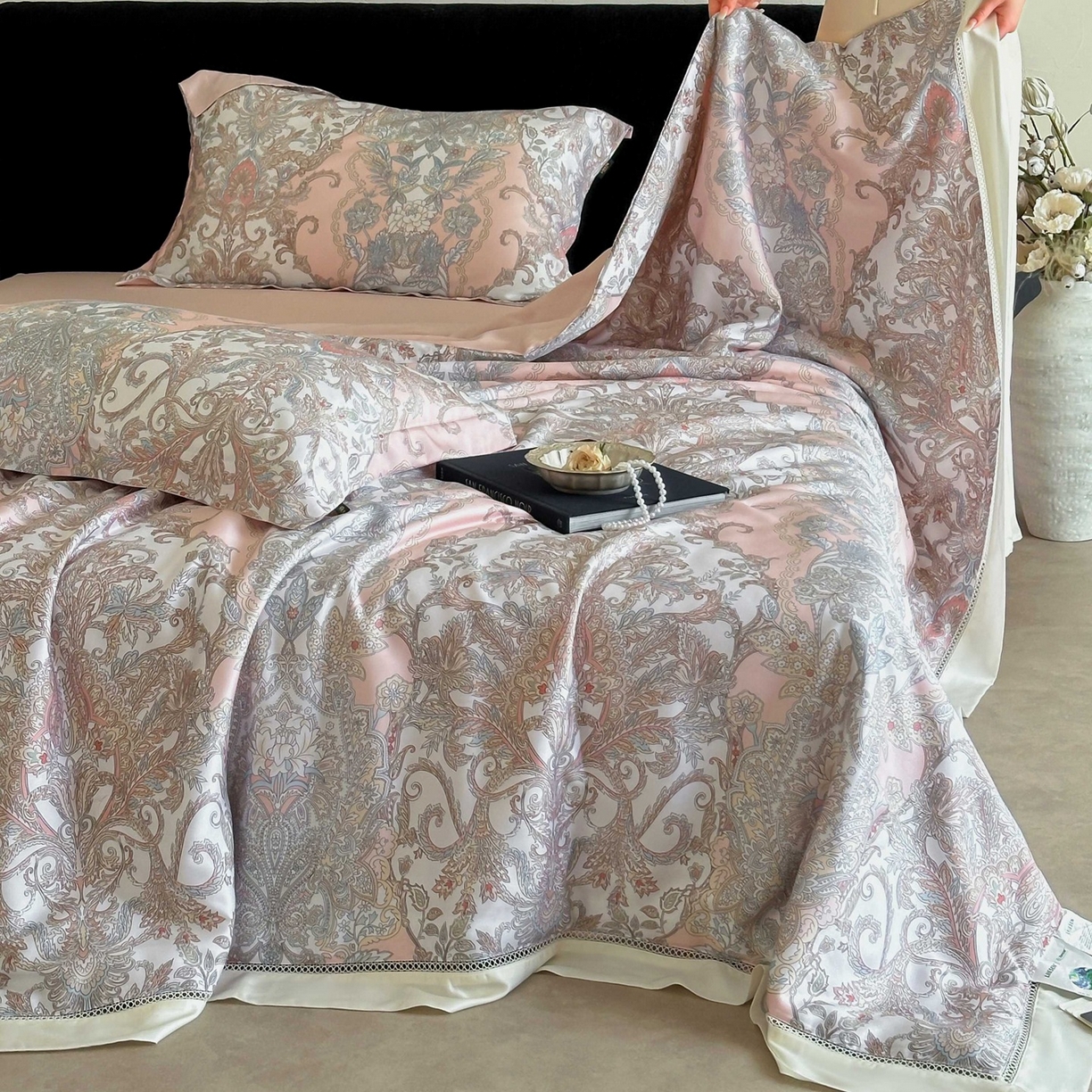 91家纺网 家纺一手货源 找家纺 丽笙被芯 2026新款兰精天丝数码印花Naia镂空夏被夏凉被空调被 伊甸粉