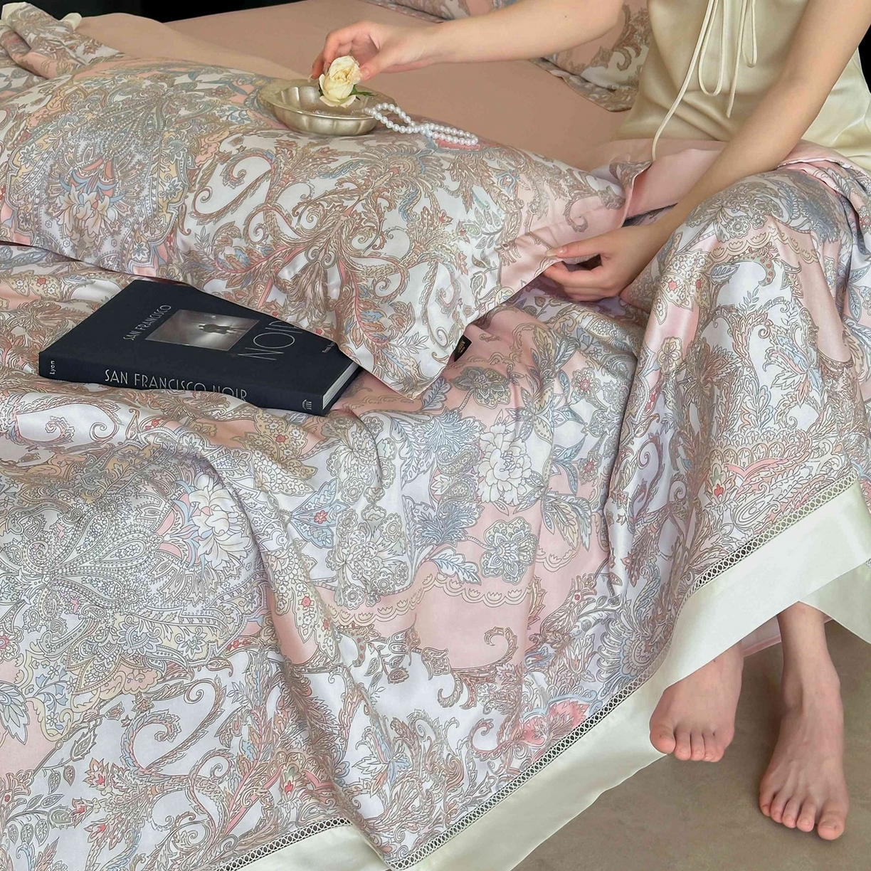 91家纺网 家纺一手货源 找家纺 丽笙被芯 2026新款兰精天丝数码印花Naia镂空夏被夏凉被空调被 伊甸粉