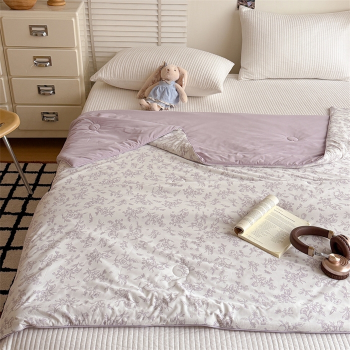 91家纺网 家纺一手货源 找家纺 吾欢心 2026新款仿锦安高克重凉感丝（含氨纶）夏凉被冰激凌空调被凉感小冰皮夏被 紫雾铃兰