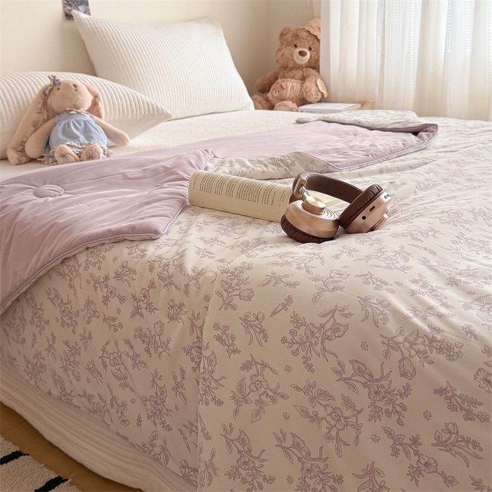 91家纺网 家纺一手货源 找家纺 吾欢心 2026新款仿锦安高克重凉感丝（含氨纶）夏凉被冰激凌空调被凉感小冰皮夏被 紫雾铃兰