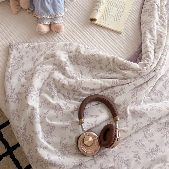 91家纺网 家纺一手货源 找家纺 吾欢心 2026新款仿锦安高克重凉感丝（含氨纶）夏凉被冰激凌空调被凉感小冰皮夏被 紫雾铃兰