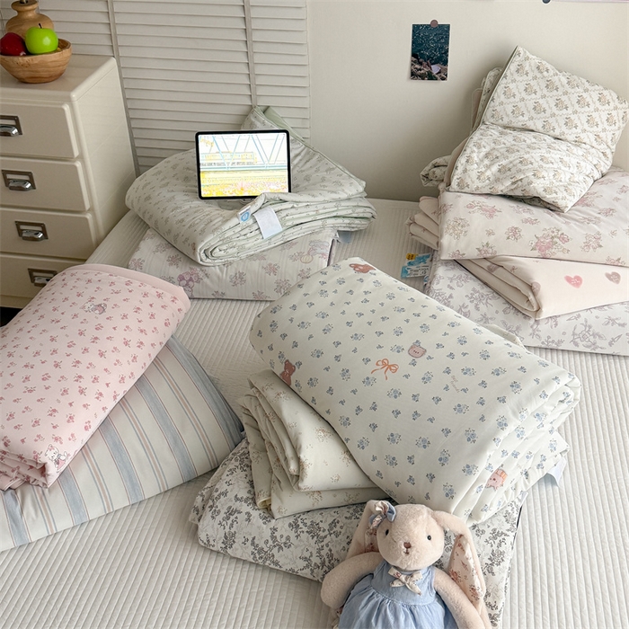 91家纺网 家纺一手货源 找家纺 吾欢心 2026新款仿锦安高克重凉感丝（含氨纶）夏凉被冰激凌空调被凉感小冰皮夏被 组合图仅做展示不可下单