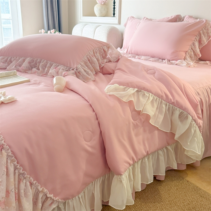 91家纺网 家纺一手货源 找家纺 富盛家纺 2026新款雪纺蕾丝刺绣法式床裙韩版夏凉被空调被夏被四件套 夏被四件套—浪漫主义（豆沙）