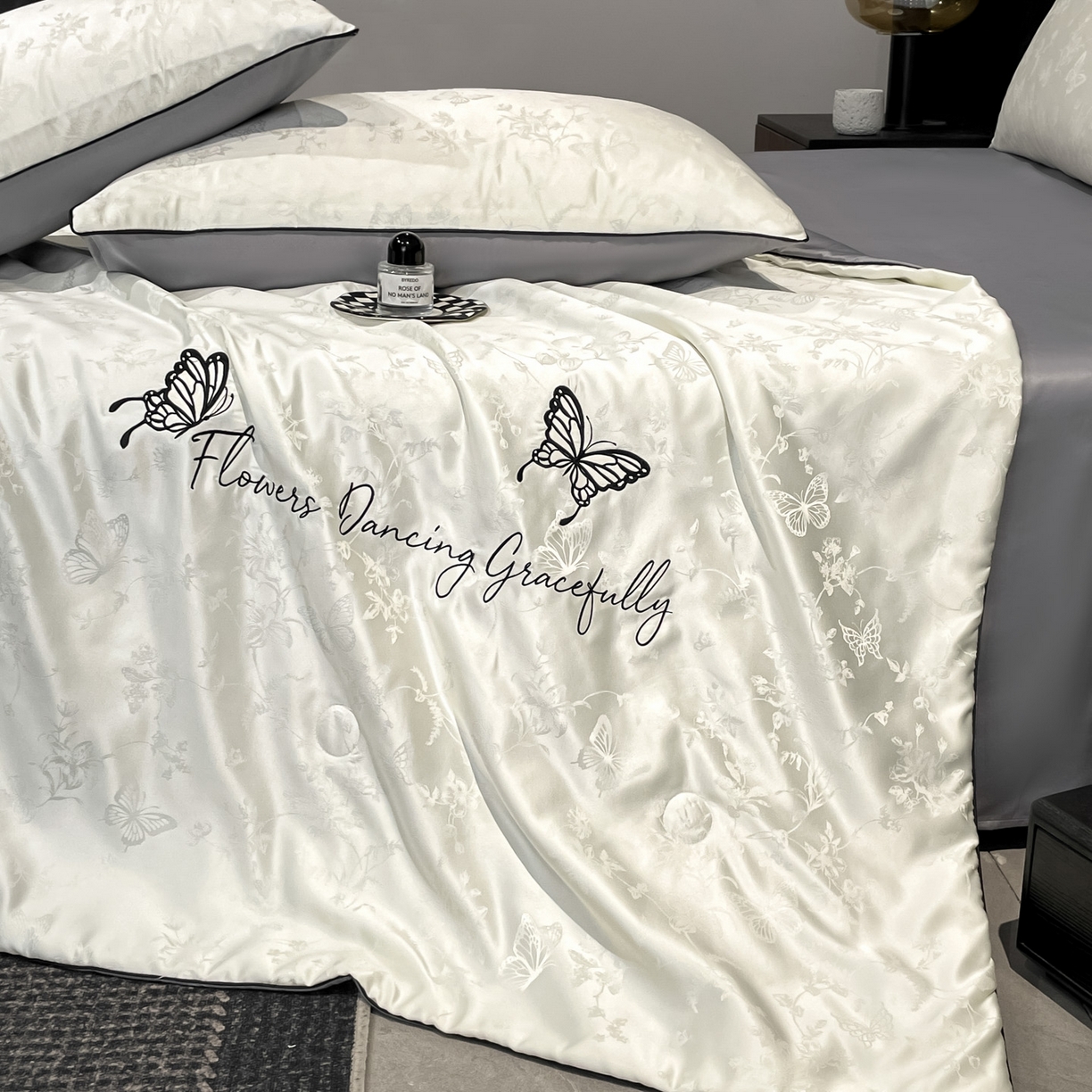 91家纺网 家纺一手货源 找家纺 （总）慕澄家纺 2026新款水洗真丝天丝提花刺绣夏凉被空调被夏被四件套-蝶影