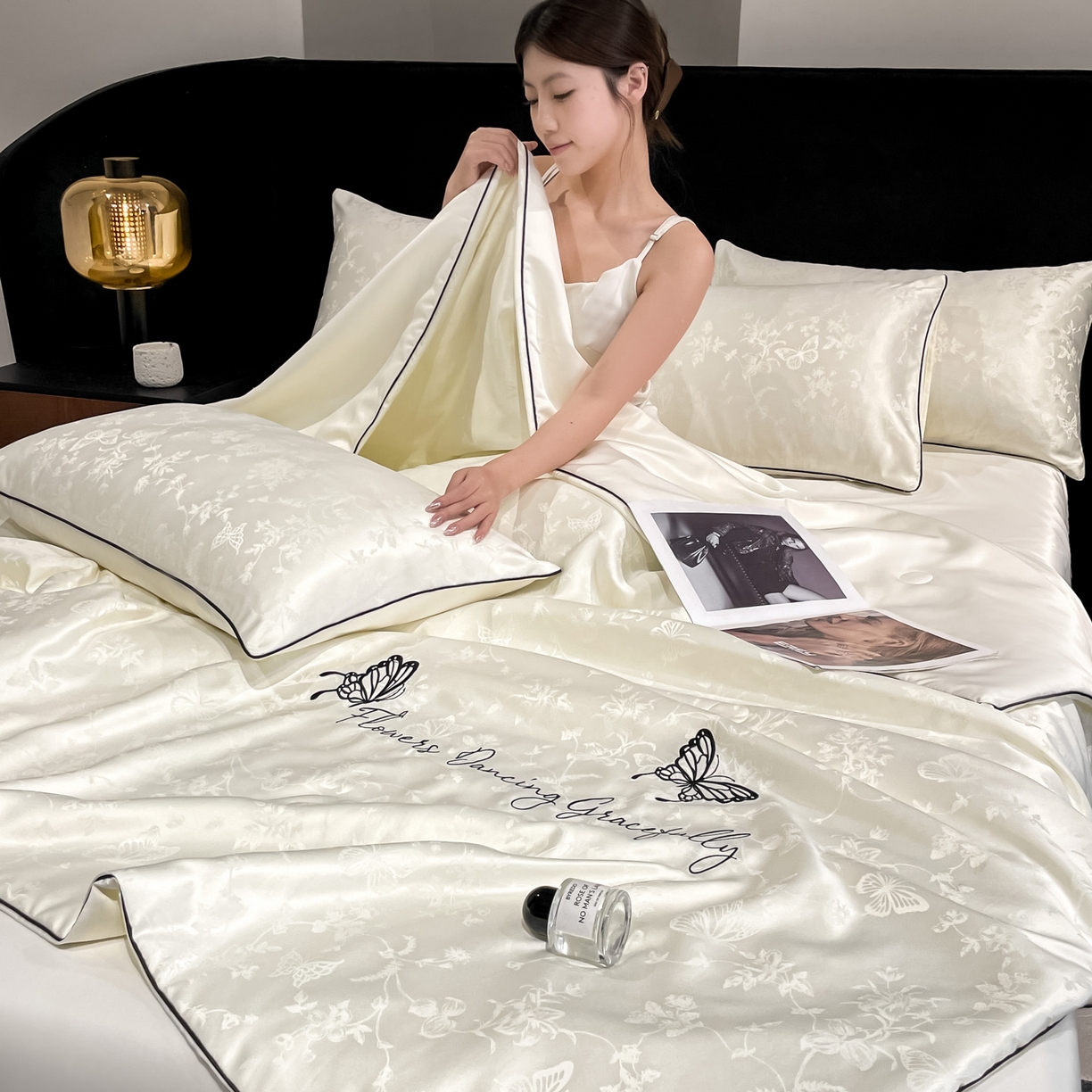 91家纺网 家纺一手货源 找家纺 慕澄家纺 2026新款水洗真丝天丝提花刺绣夏凉被空调被夏被四件套-蝶影 蝶影-霜白