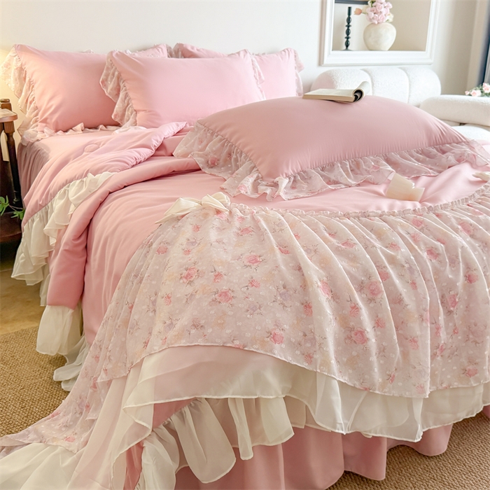 91家纺网 家纺一手货源 找家纺 富盛家纺 2026新款雪纺蕾丝刺绣法式床裙韩版夏凉被空调被夏被四件套 夏被四件套—浪漫主义（豆沙）