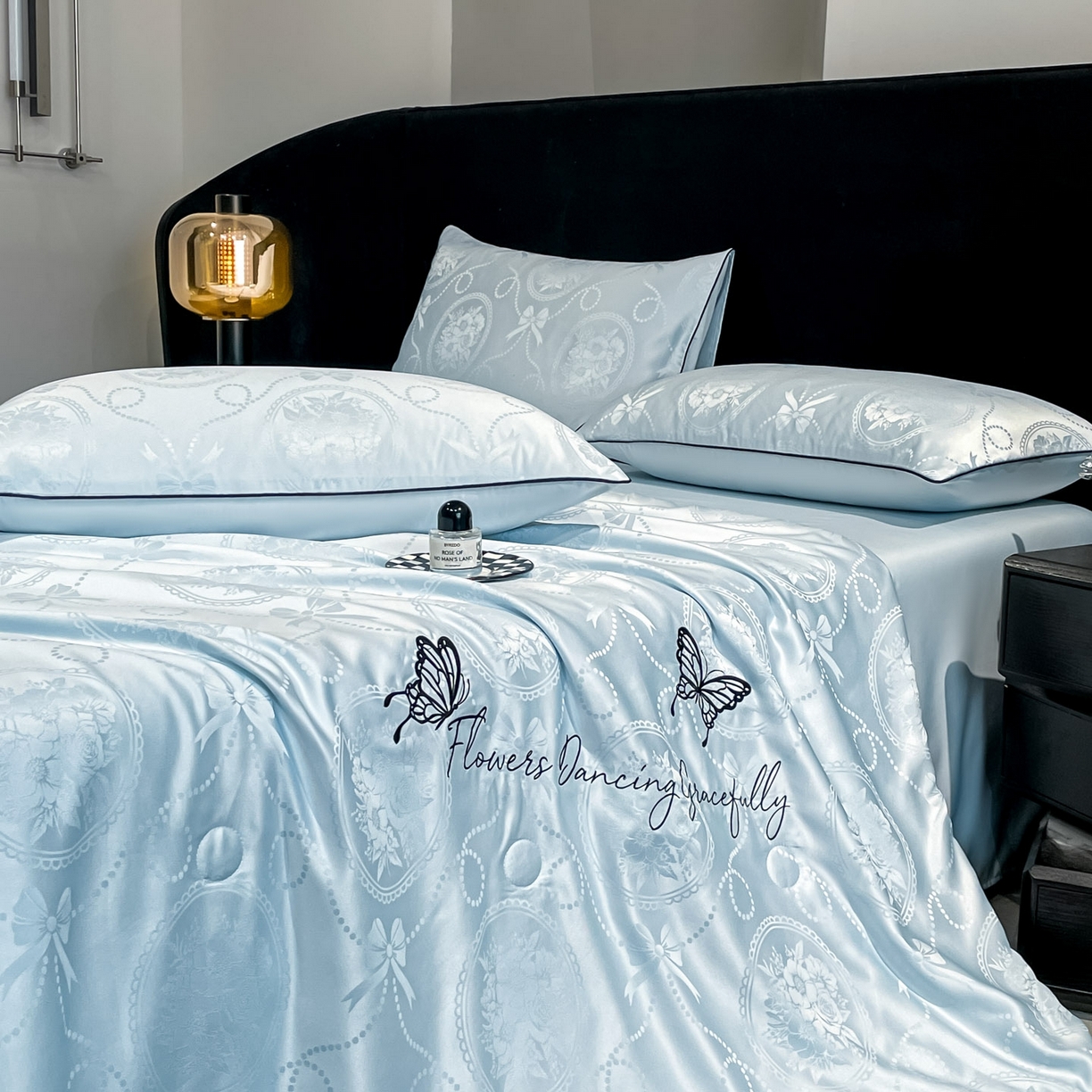 91家纺网 家纺一手货源 找家纺 慕澄家纺 2026新款水洗真丝天丝提花刺绣夏凉被空调被夏被四件套-蝶影 蝶影-冰蓝