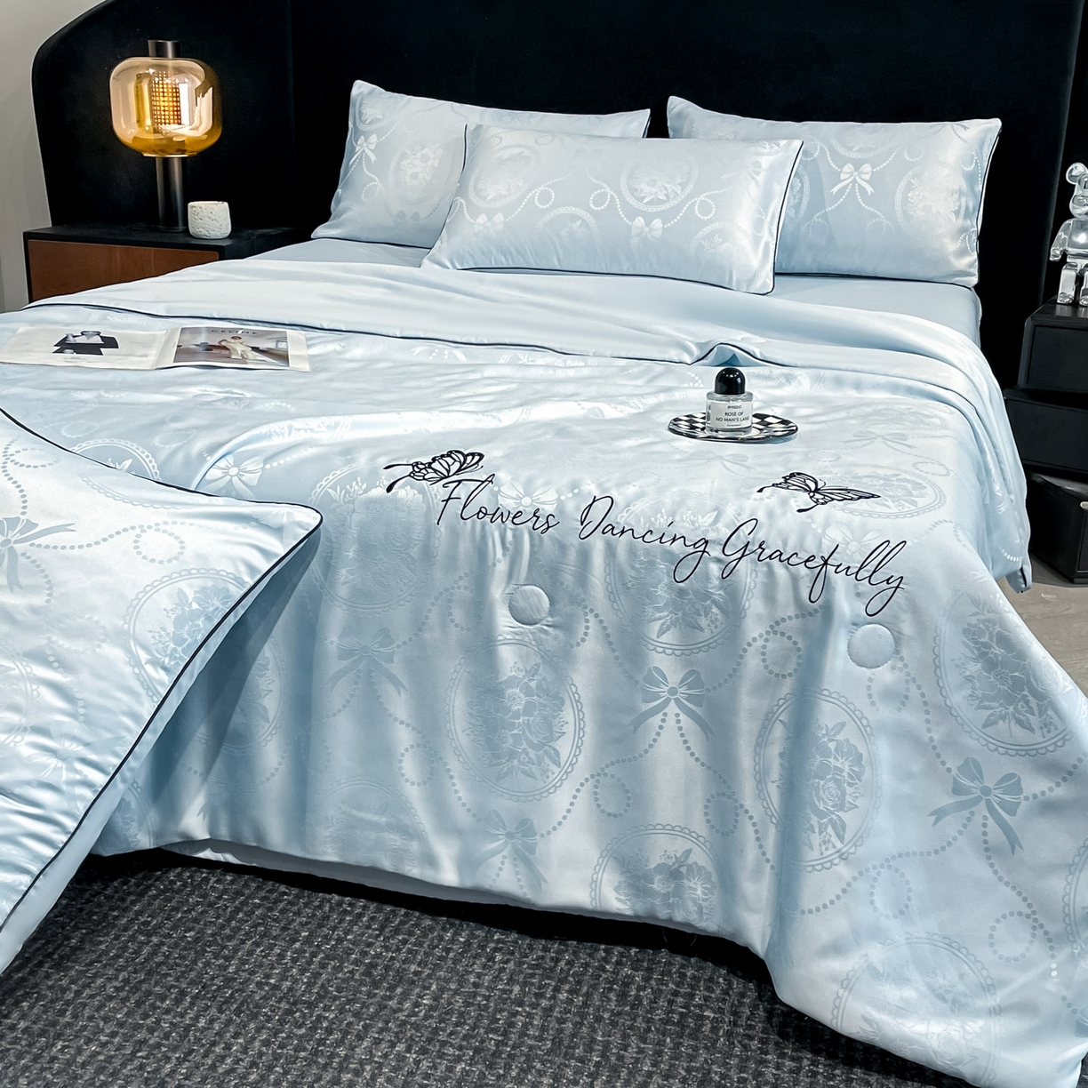 91家纺网 家纺一手货源 找家纺 慕澄家纺 2026新款水洗真丝天丝提花刺绣夏凉被空调被夏被四件套-蝶影 蝶影-冰蓝