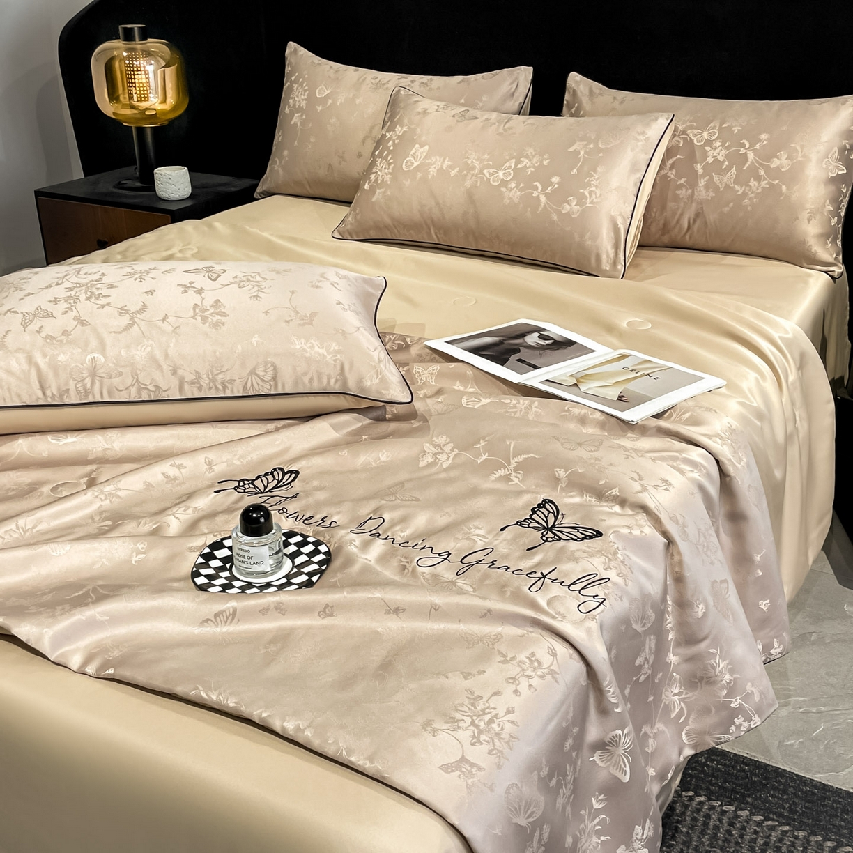 91家纺网 家纺一手货源 找家纺 慕澄家纺 2026新款水洗真丝天丝提花刺绣夏凉被空调被夏被四件套-蝶影 蝶影-香槟金