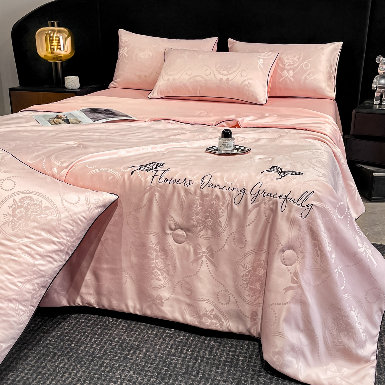 91家纺网 家纺一手货源 找家纺 慕澄家纺 2026新款水洗真丝天丝提花刺绣夏凉被空调被夏被四件套-蝶影 蝶影-蔷薇粉