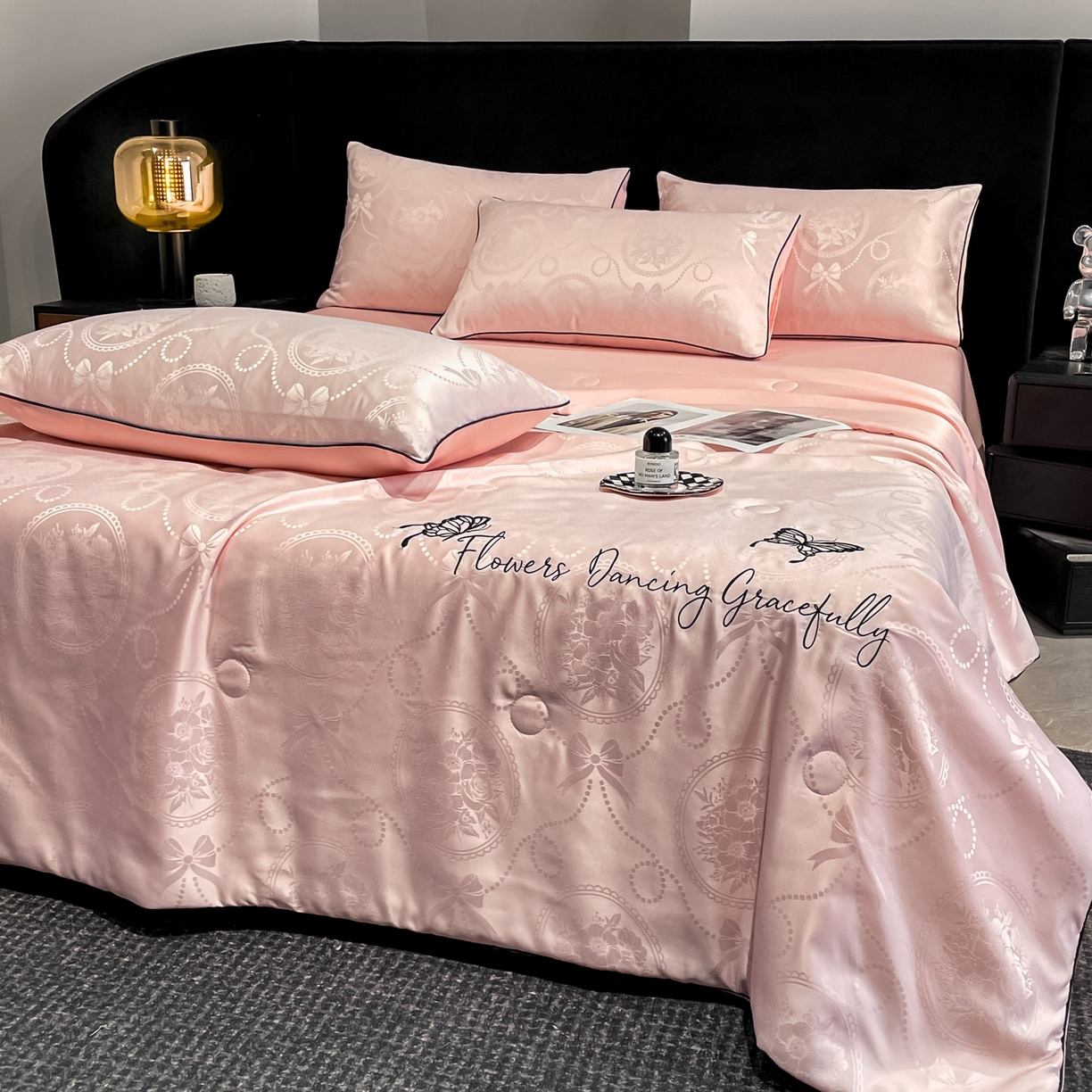 91家纺网 家纺一手货源 找家纺 慕澄家纺 2026新款水洗真丝天丝提花刺绣夏凉被空调被夏被四件套-蝶影 蝶影-蔷薇粉