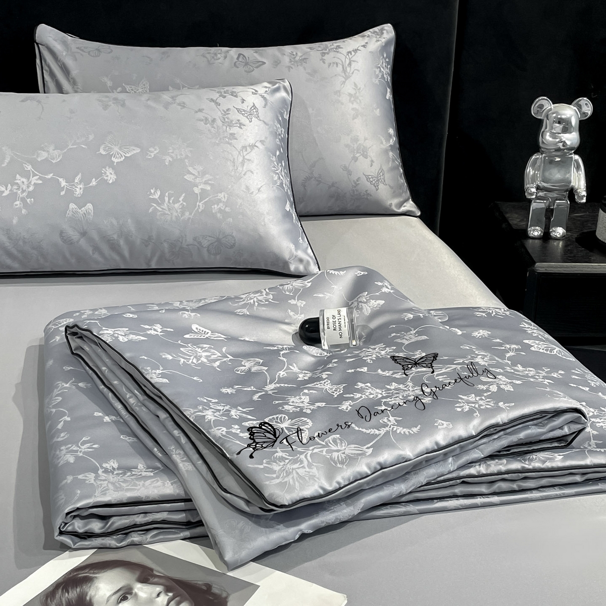 91家纺网 家纺一手货源 找家纺 慕澄家纺 2026新款水洗真丝天丝提花刺绣夏凉被空调被夏被四件套-蝶影 蝶影-烟青灰