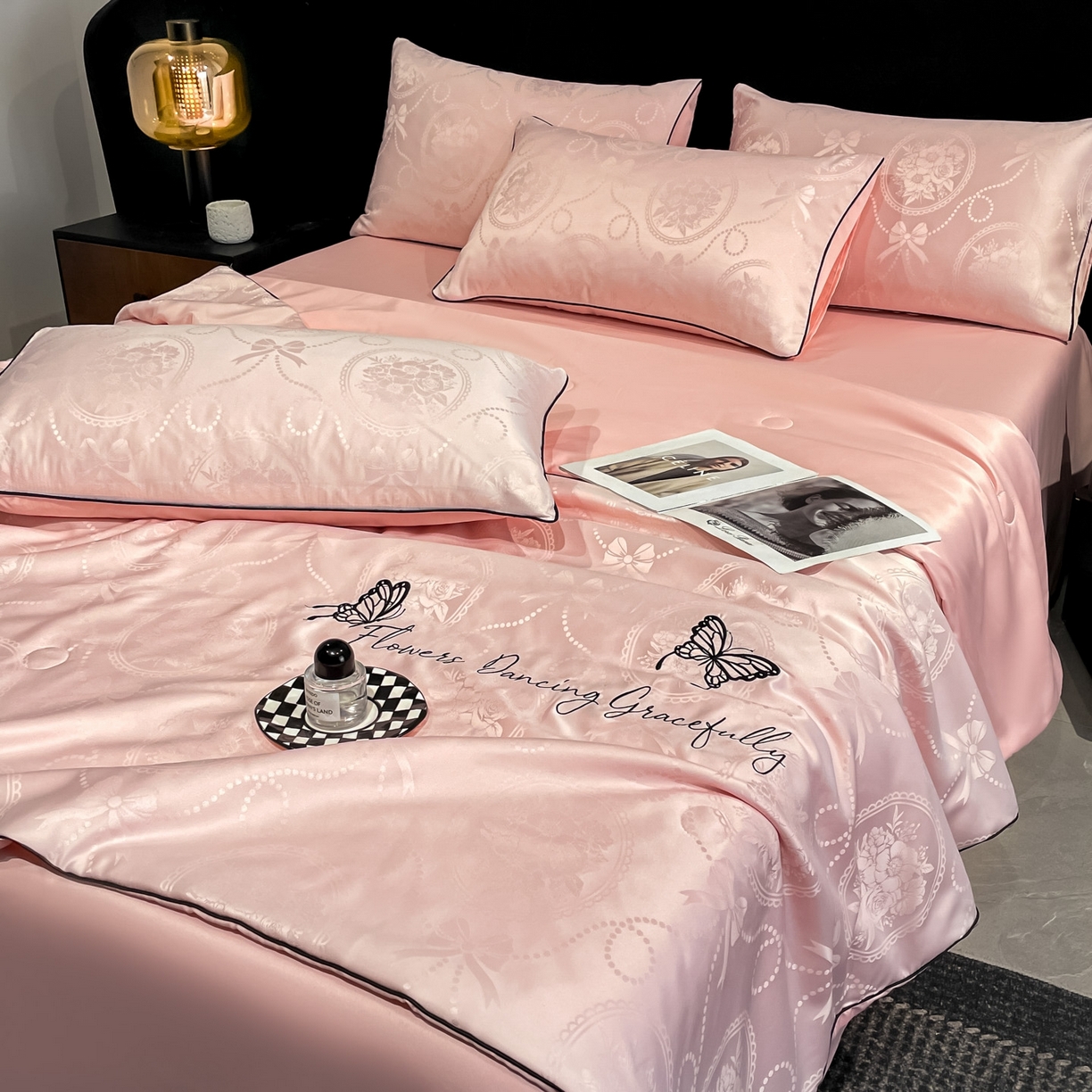 91家纺网 家纺一手货源 找家纺 慕澄家纺 2026新款水洗真丝天丝提花刺绣夏凉被空调被夏被四件套-蝶影 蝶影-蔷薇粉