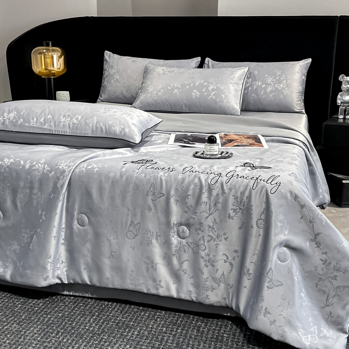 91家纺网 家纺一手货源 找家纺 慕澄家纺 2026新款水洗真丝天丝提花刺绣夏凉被空调被夏被四件套-蝶影 蝶影-烟青灰