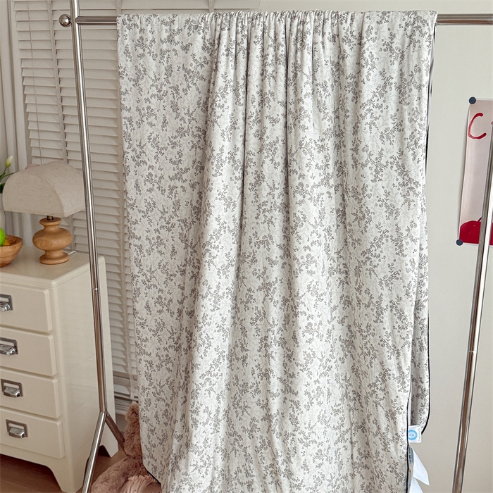 91家纺网 家纺一手货源 找家纺 吾欢心 2026新款仿锦安高克重凉感丝（含氨纶）夏凉被冰激凌空调被凉感小冰皮夏被 组合图仅做展示不可下单