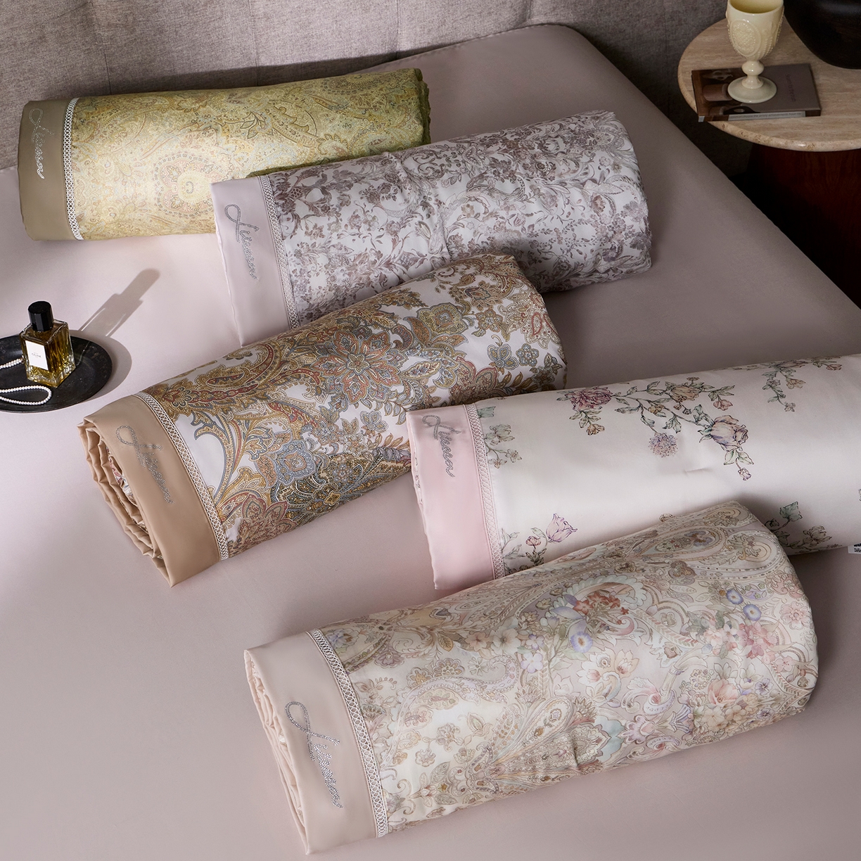 91家纺网 家纺一手货源 找家纺 （总）丽笙被芯 2026新款兰精天丝数码印花蚕丝镂空夏被夏凉被空调被