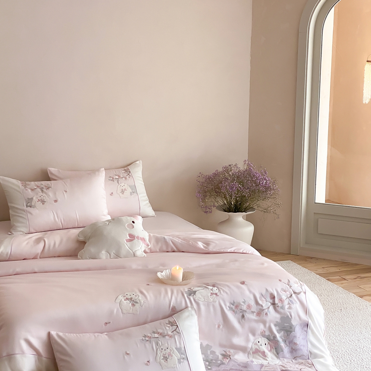 91家纺网 家纺一手货源 找家纺 （总）莎臣豹 2026新款莱赛尔天丝贴布绣四件套樱花树下