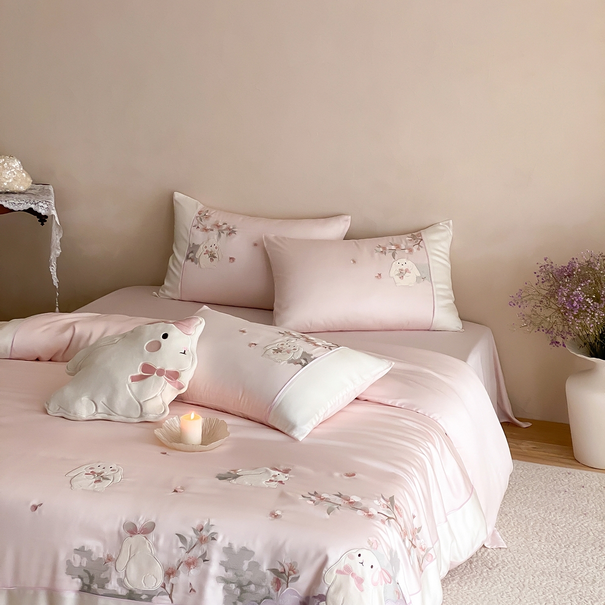 91家纺网 家纺一手货源 找家纺 （总）莎臣豹 2026新款莱赛尔天丝贴布绣四件套樱花树下