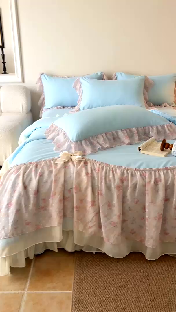 91家纺网 家纺一手货源 找家纺 富盛家纺 2026新款雪纺蕾丝刺绣法式床裙韩版夏凉被空调被夏被四件套 夏被四件套—浪漫主义（蓝）