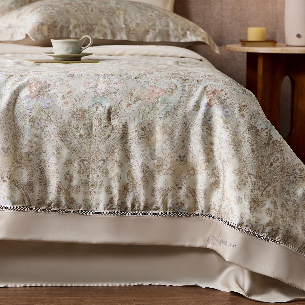 91家纺网 家纺一手货源 找家纺 丽笙被芯 2026新款兰精天丝数码印花蚕丝镂空夏被夏凉被空调被 奥瑞莉-绿