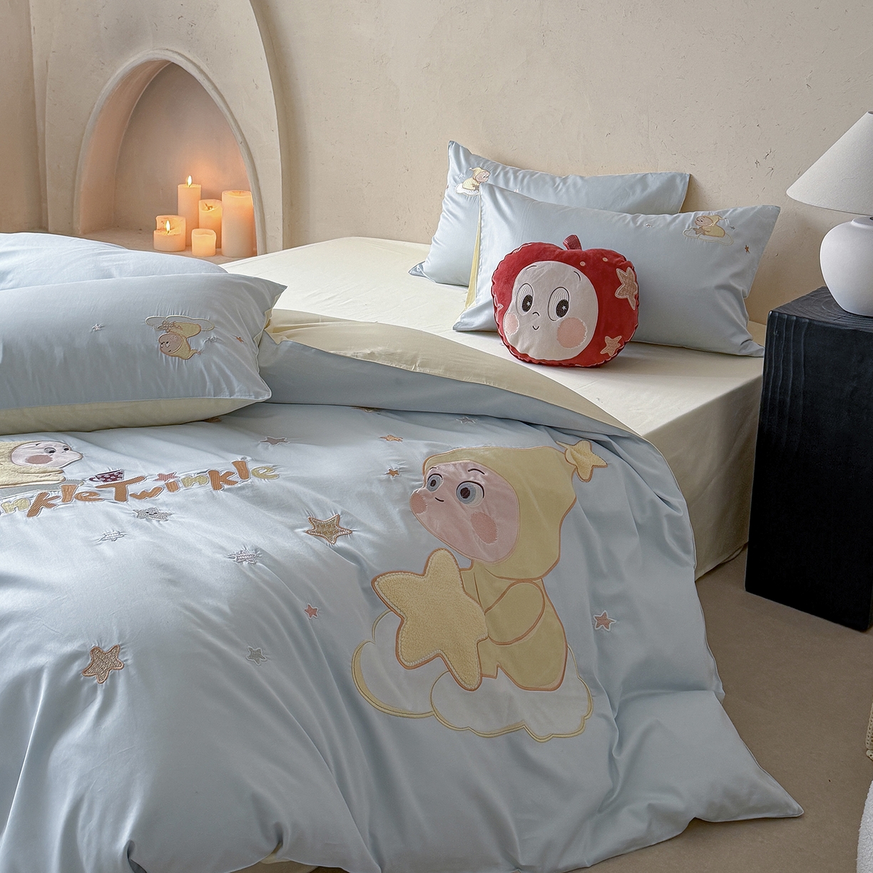 91家纺网 家纺一手货源 找家纺 优悦生活馆 2026新款全棉贴布绣四件套-萌萌星人 萌萌星人-蓝