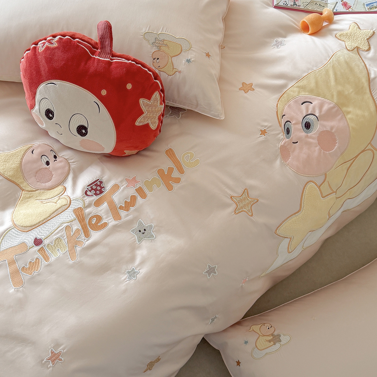 91家纺网 家纺一手货源 找家纺 优悦生活馆 2026新款全棉贴布绣四件套-萌萌星人 萌萌星人-粉