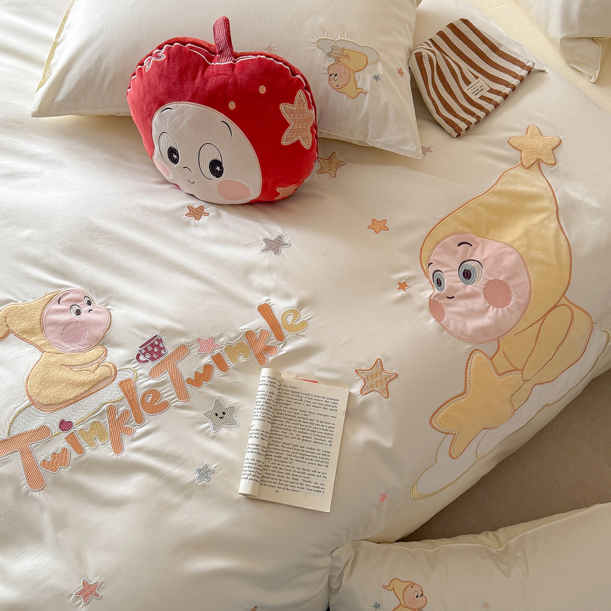 91家纺网 家纺一手货源 找家纺 优悦生活馆 2026新款全棉贴布绣四件套-萌萌星人 萌萌星人-白