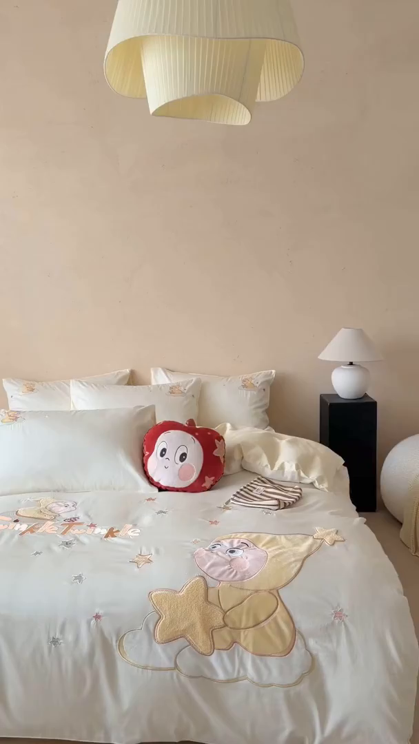 91家纺网 家纺一手货源 找家纺 优悦生活馆 2026新款全棉贴布绣四件套-萌萌星人 萌萌星人-白