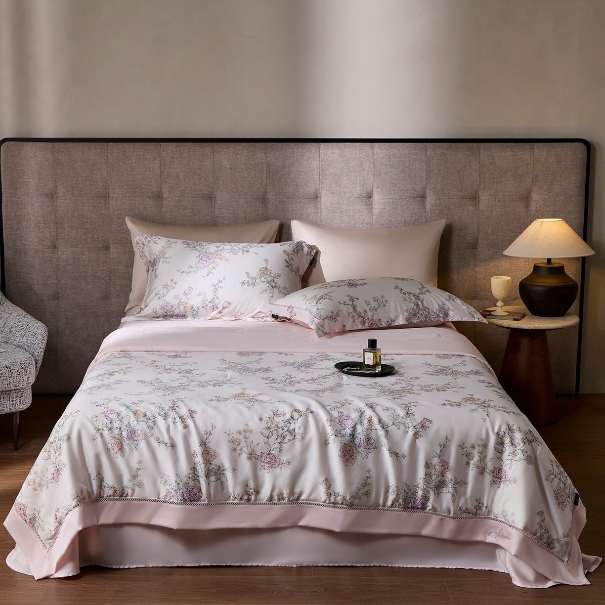 91家纺网 家纺一手货源 找家纺 丽笙被芯 2026新款兰精天丝数码印花蚕丝镂空夏被夏凉被空调被 弗洛伊德