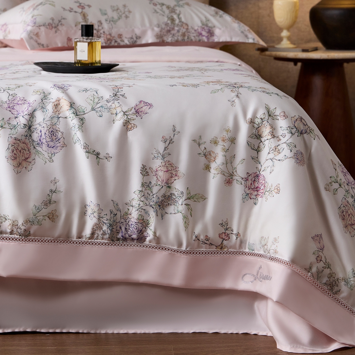 91家纺网 家纺一手货源 找家纺 丽笙被芯 2026新款兰精天丝数码印花蚕丝镂空夏被夏凉被空调被 弗洛伊德