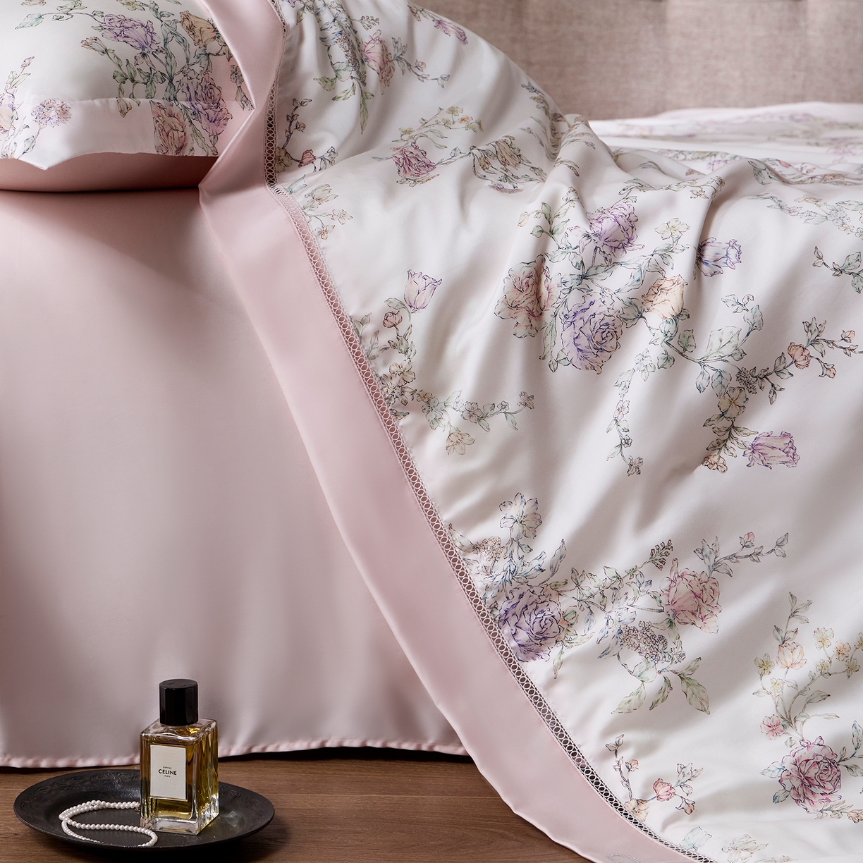 91家纺网 家纺一手货源 找家纺 丽笙被芯 2026新款兰精天丝数码印花蚕丝镂空夏被夏凉被空调被 弗洛伊德