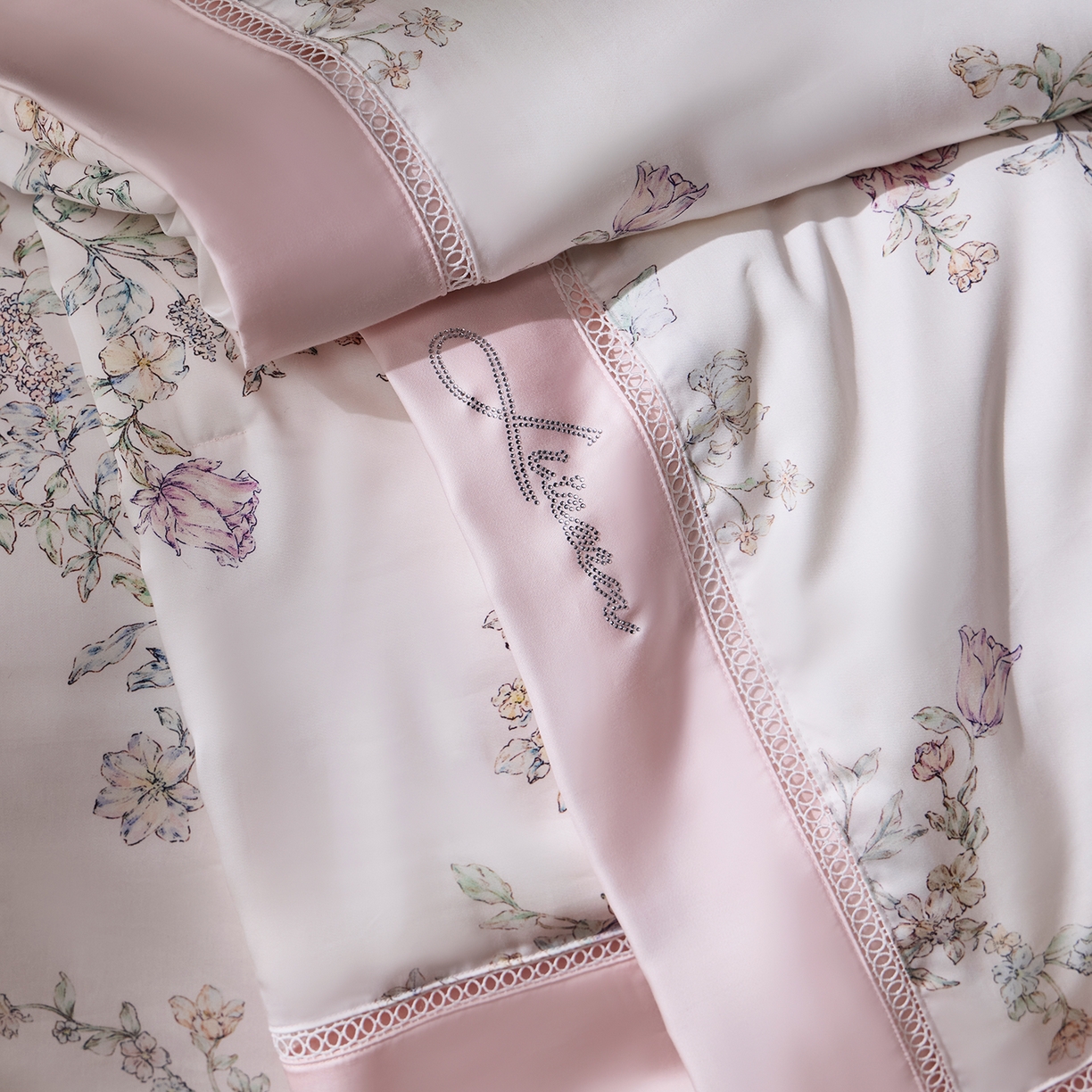 91家纺网 家纺一手货源 找家纺 丽笙被芯 2026新款兰精天丝数码印花蚕丝镂空夏被夏凉被空调被 弗洛伊德