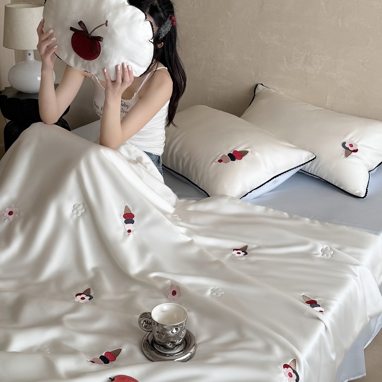 （总）鹿班家居 2026夏季新品60S兰精天丝刺绣夏被系列-甜莓跳跳糖