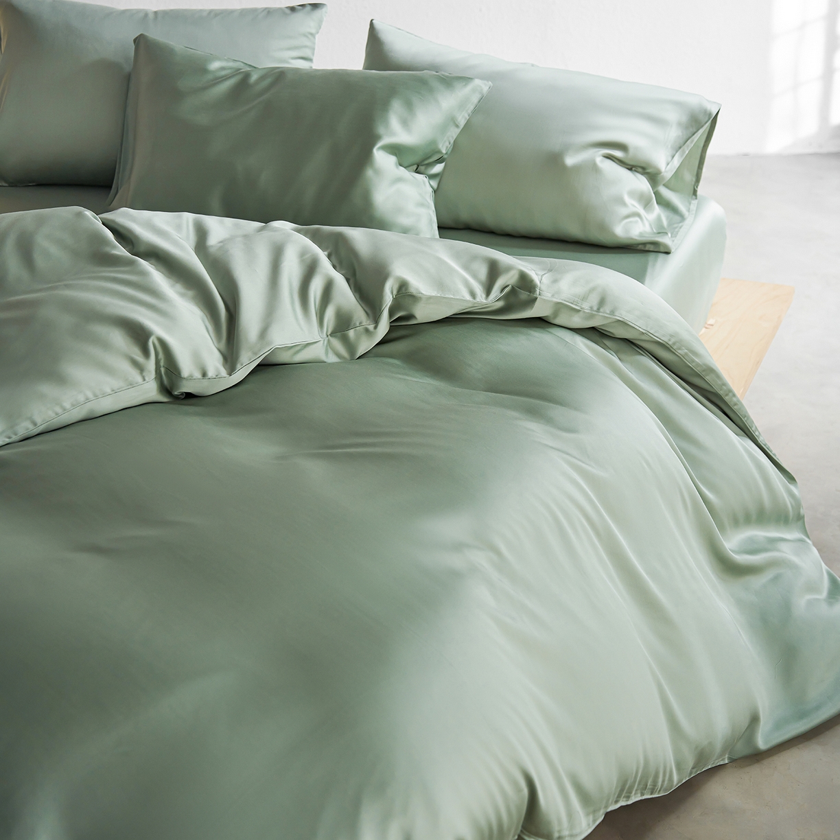 91家纺网 家纺一手货源 找家纺 轩和家居 2026新款60支奥地利兰精天丝四件套 春熙绿