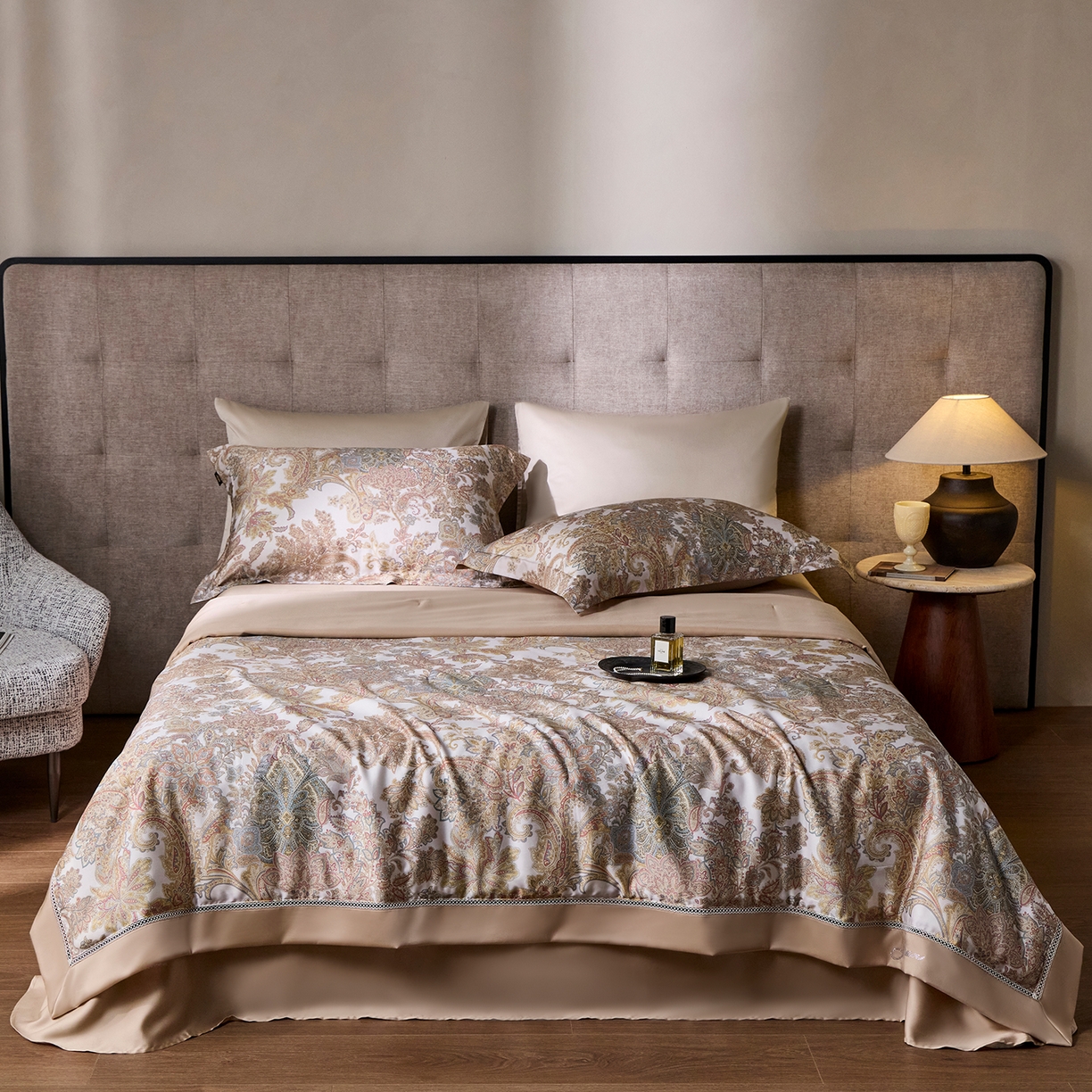 91家纺网 家纺一手货源 找家纺 丽笙被芯 2026新款兰精天丝数码印花蚕丝镂空夏被夏凉被空调被 格雷特-咖