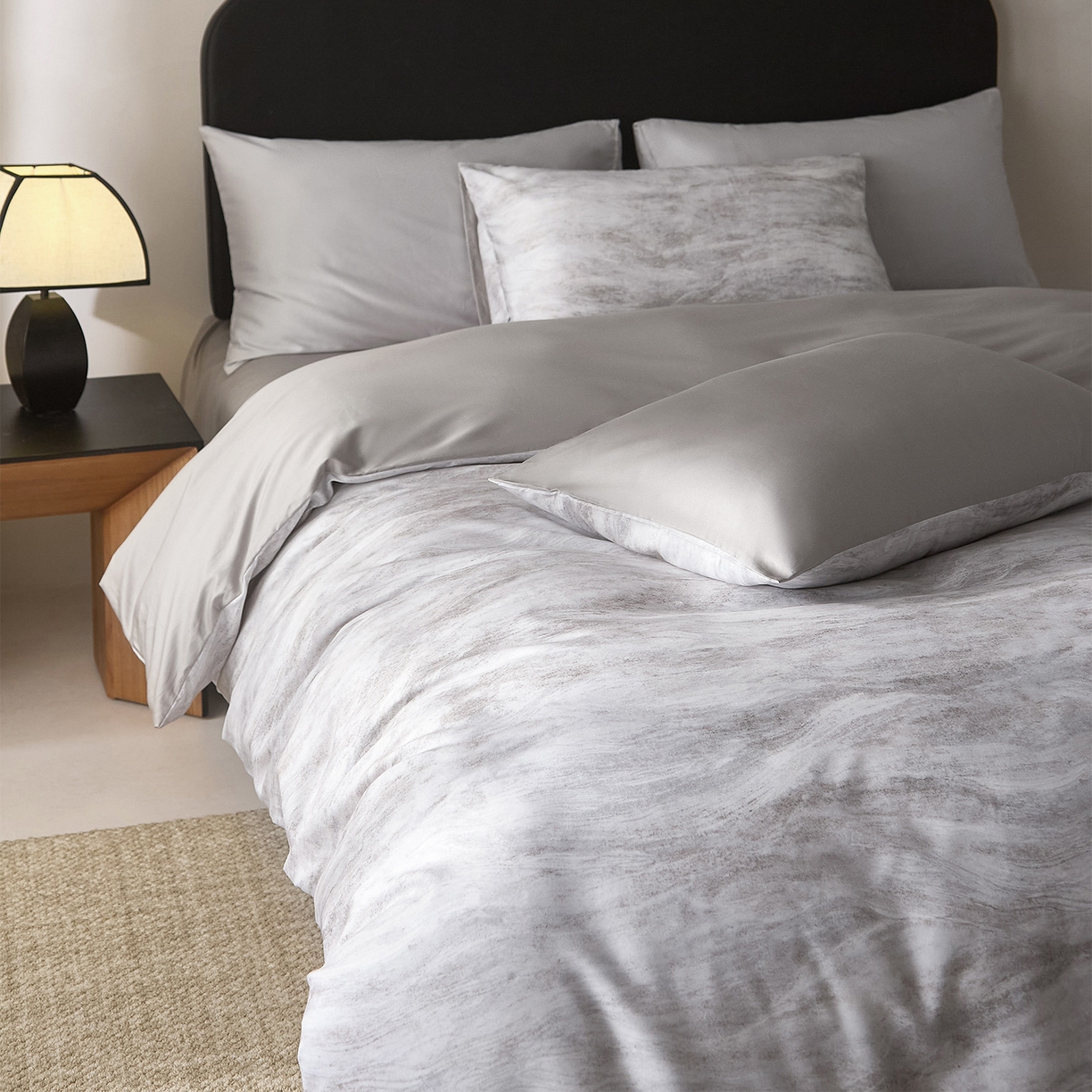 91家纺网 家纺一手货源 找家纺 ONE TWO ONE 121 【会员-20】 【控价商品】【提供买家秀】  2026新款专版数码印花100s长绒棉全棉床上用品四件套 水墨江隐-灰