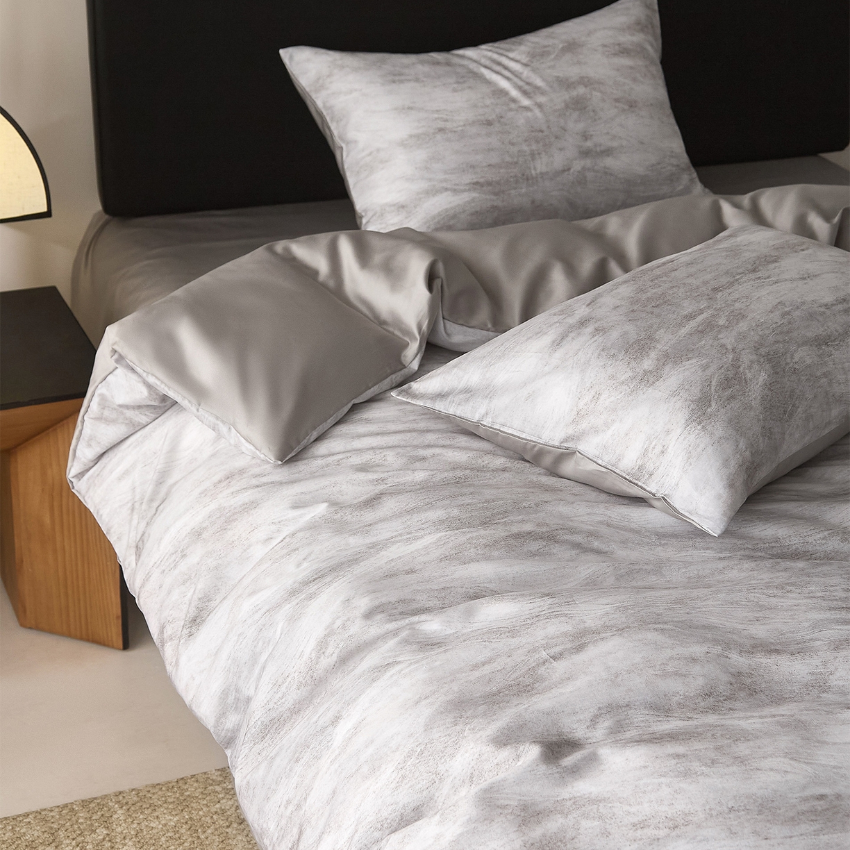 91家纺网 家纺一手货源 找家纺 ONE TWO ONE 121 【会员-20】 【控价商品】【提供买家秀】  2026新款专版数码印花100s长绒棉全棉床上用品四件套 水墨江隐-灰