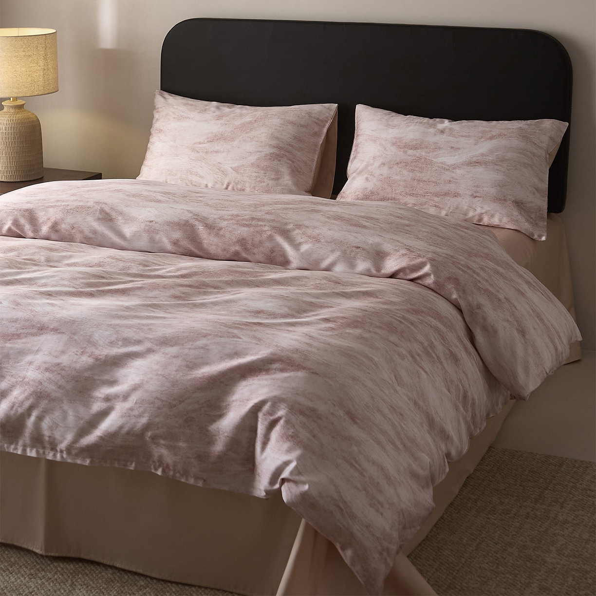 91家纺网 家纺一手货源 找家纺 ONE TWO ONE 121 【会员-20】 【控价商品】【提供买家秀】  2026新款专版数码印花100s长绒棉全棉床上用品四件套 水墨江隐-粉