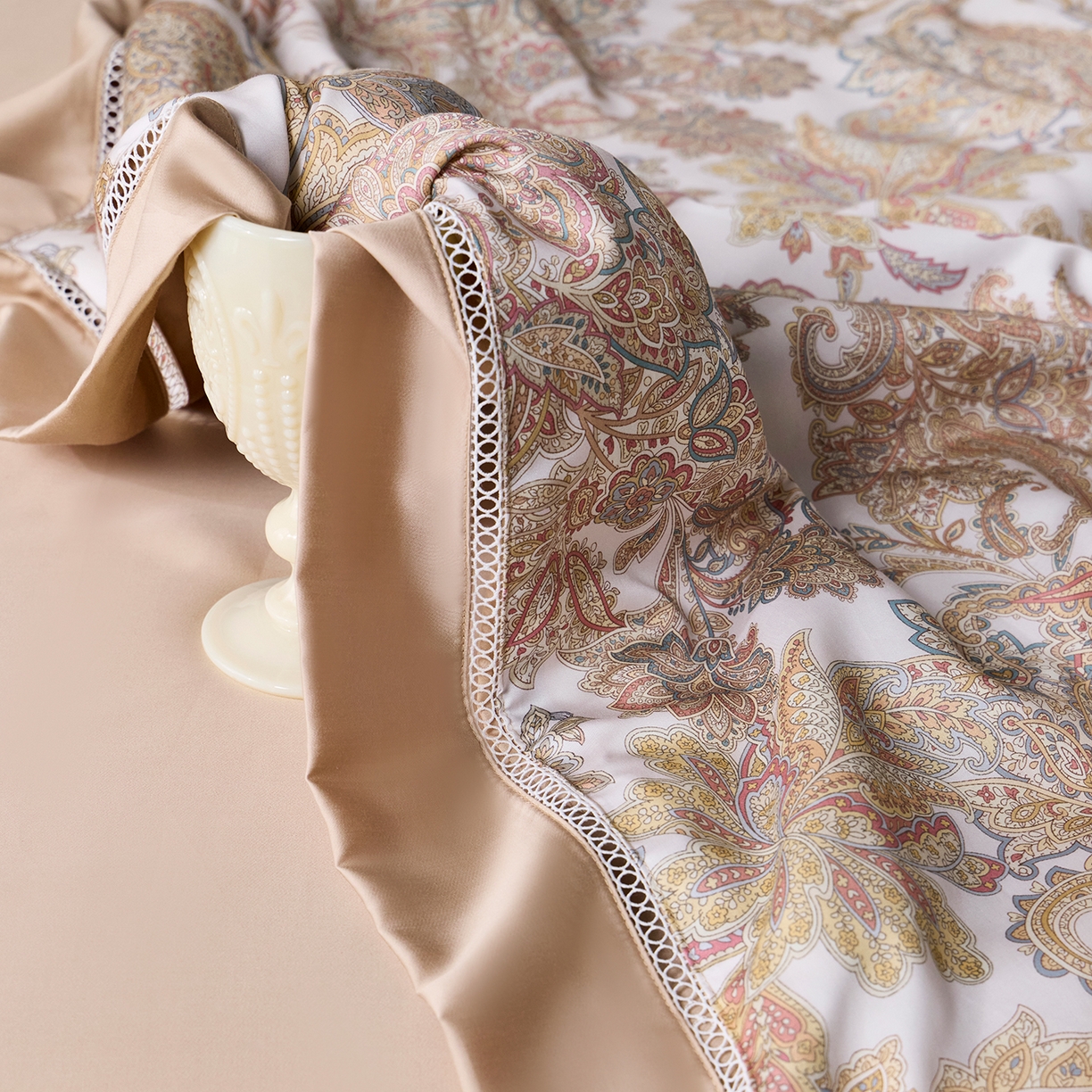 91家纺网 家纺一手货源 找家纺 丽笙被芯 2026新款兰精天丝数码印花蚕丝镂空夏被夏凉被空调被 格雷特-咖