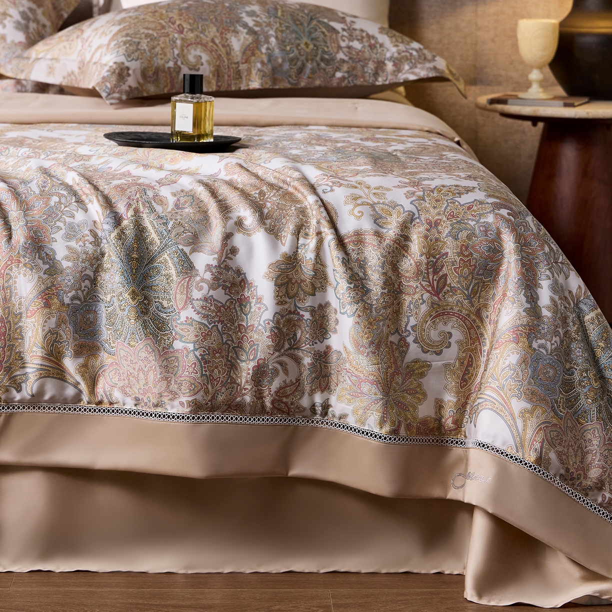 91家纺网 家纺一手货源 找家纺 丽笙被芯 2026新款兰精天丝数码印花蚕丝镂空夏被夏凉被空调被 格雷特-咖