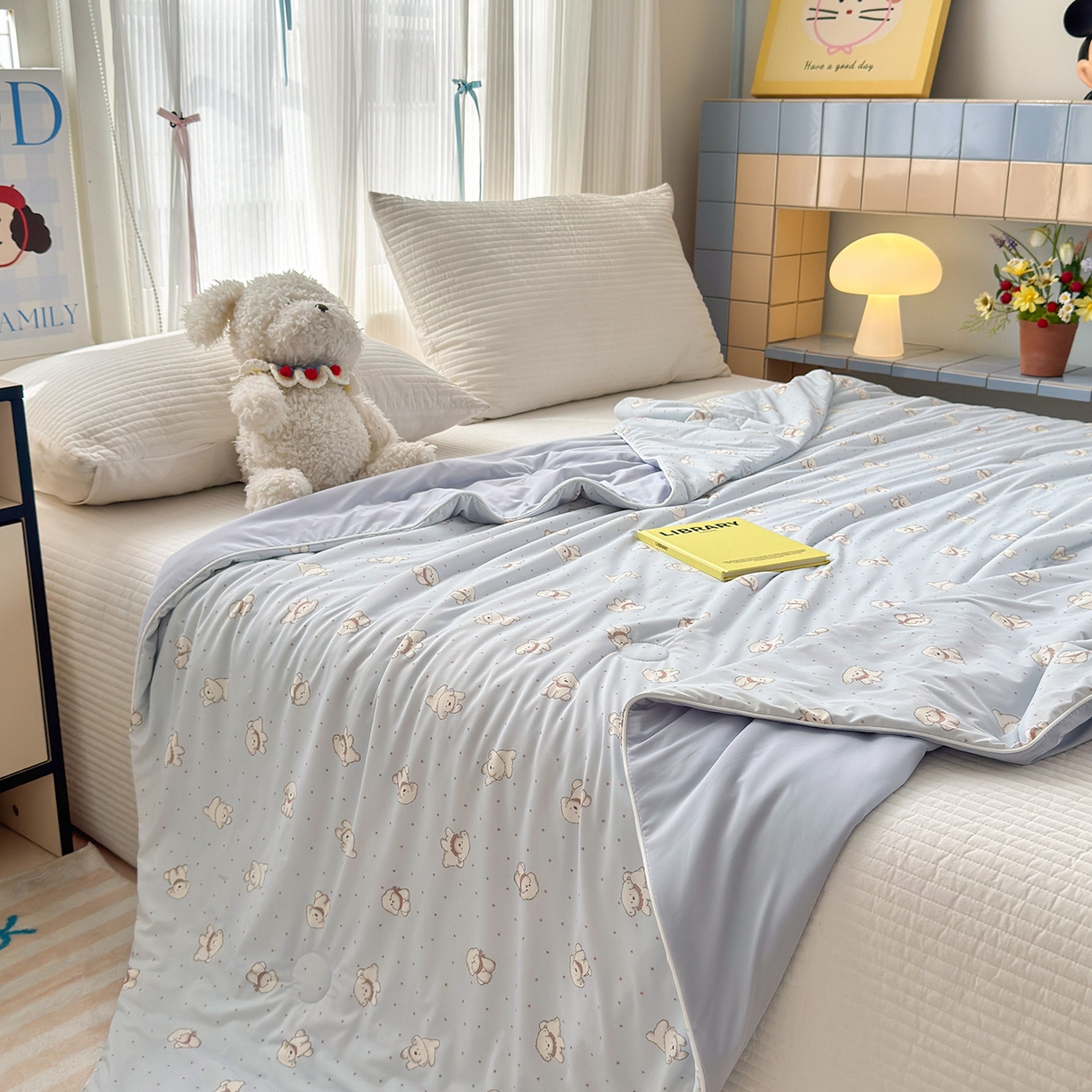 91家纺网 家纺一手货源 找家纺 亿梵家居 2026新款锦氨印花凉感夏被 纳瑞小狗