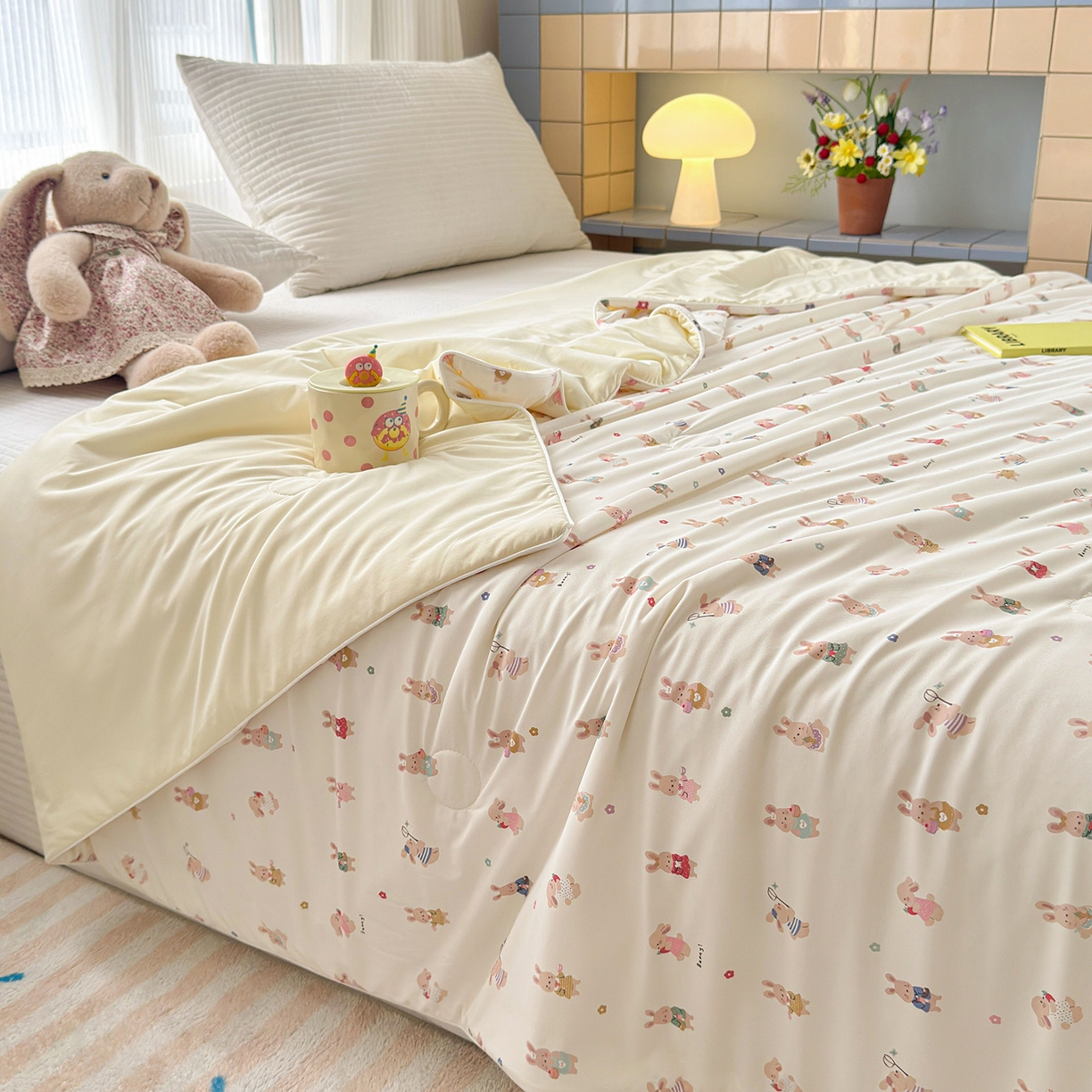 91家纺网 家纺一手货源 找家纺 亿梵家居 2026新款锦氨印花凉感夏被 欢乐小兔