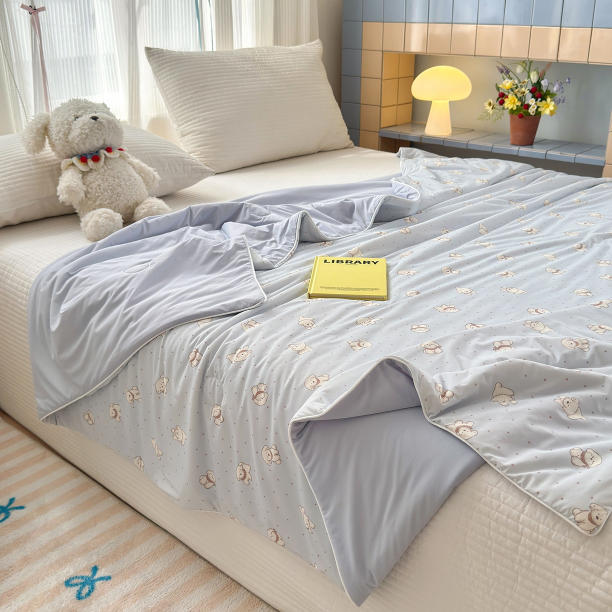 91家纺网 家纺一手货源 找家纺 亿梵家居 2026新款锦氨印花凉感夏被 纳瑞小狗